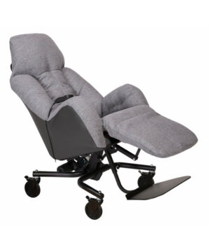Le fauteuil coquille Liberty à pousser est à usage intérieur exclusif. Il permet de gérer soi-même son inclinaison