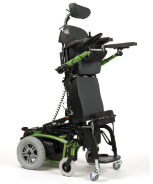 Le fauteuil électrique verticalisateur Forest 3 SU est un fauteuil électronique avec la plupart des fonctionnalités d’un Forest 3 standard et l’ajout de la fonction standup.