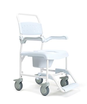 La chaise de douche Pluo est disponible avec des roues de 5’’ disposant toutes de freins ou avec de grandes roues arrières de 24’’.